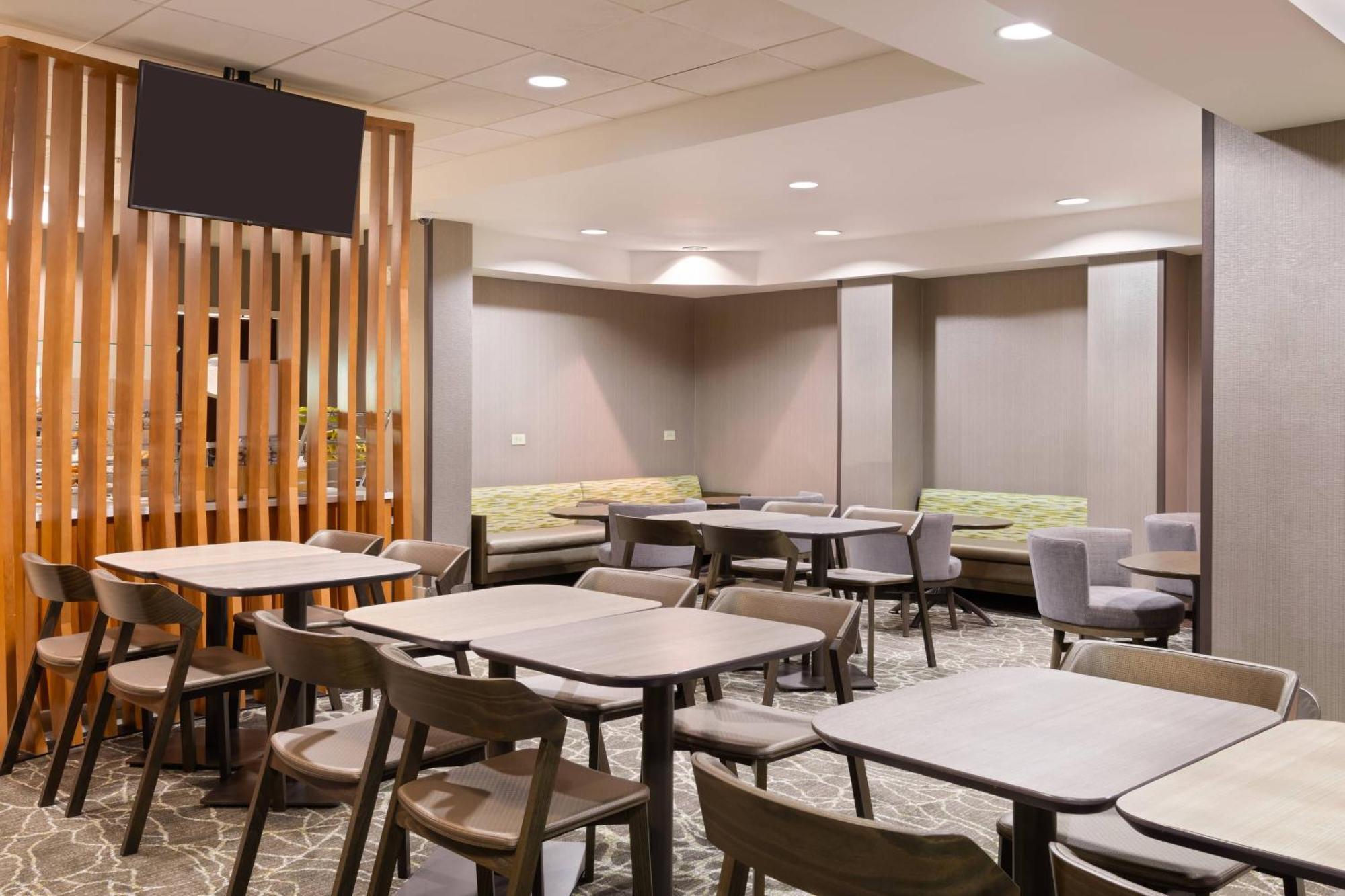 Springhill Suites By Marriott Cleveland Solon Exterior photo
